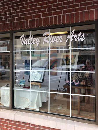 Valley River Arts Gallery